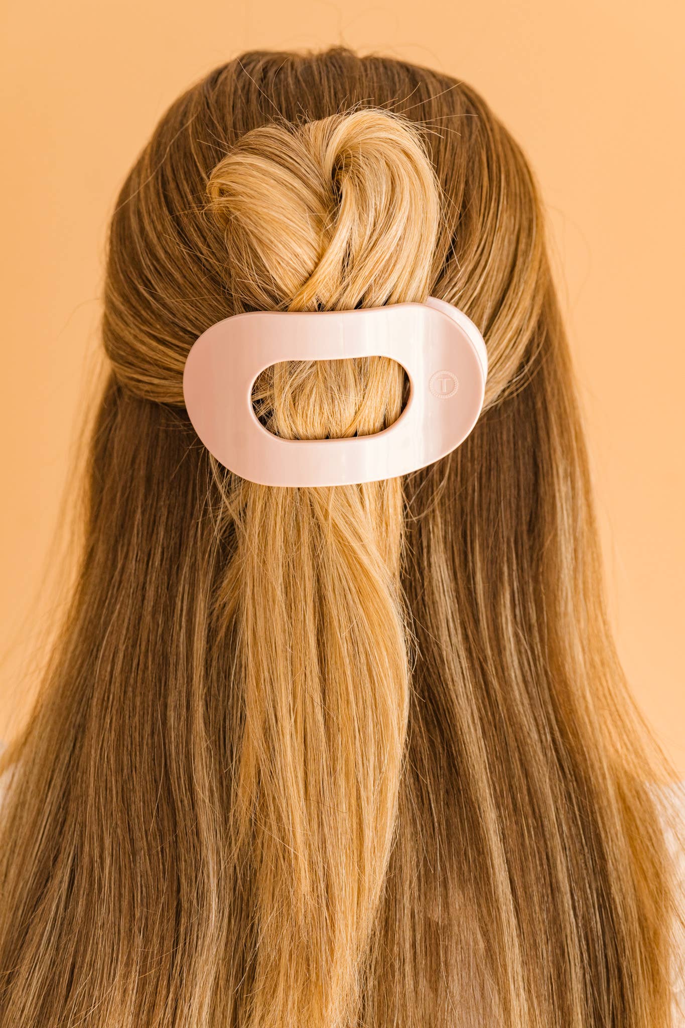 Pearly Pink Round Flat Hair Clip | Medium