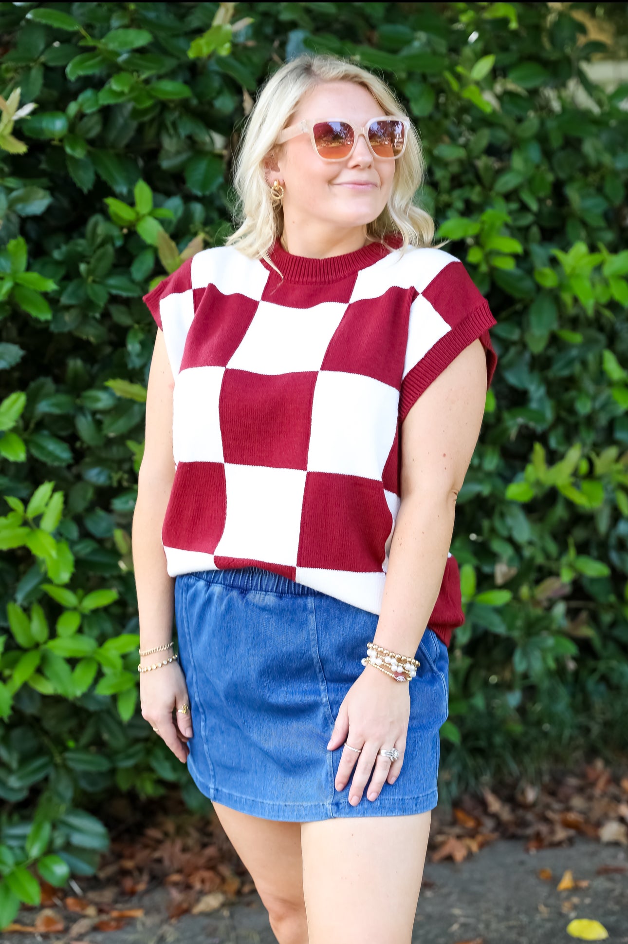 Maroon and white checkered sleeveless sweater