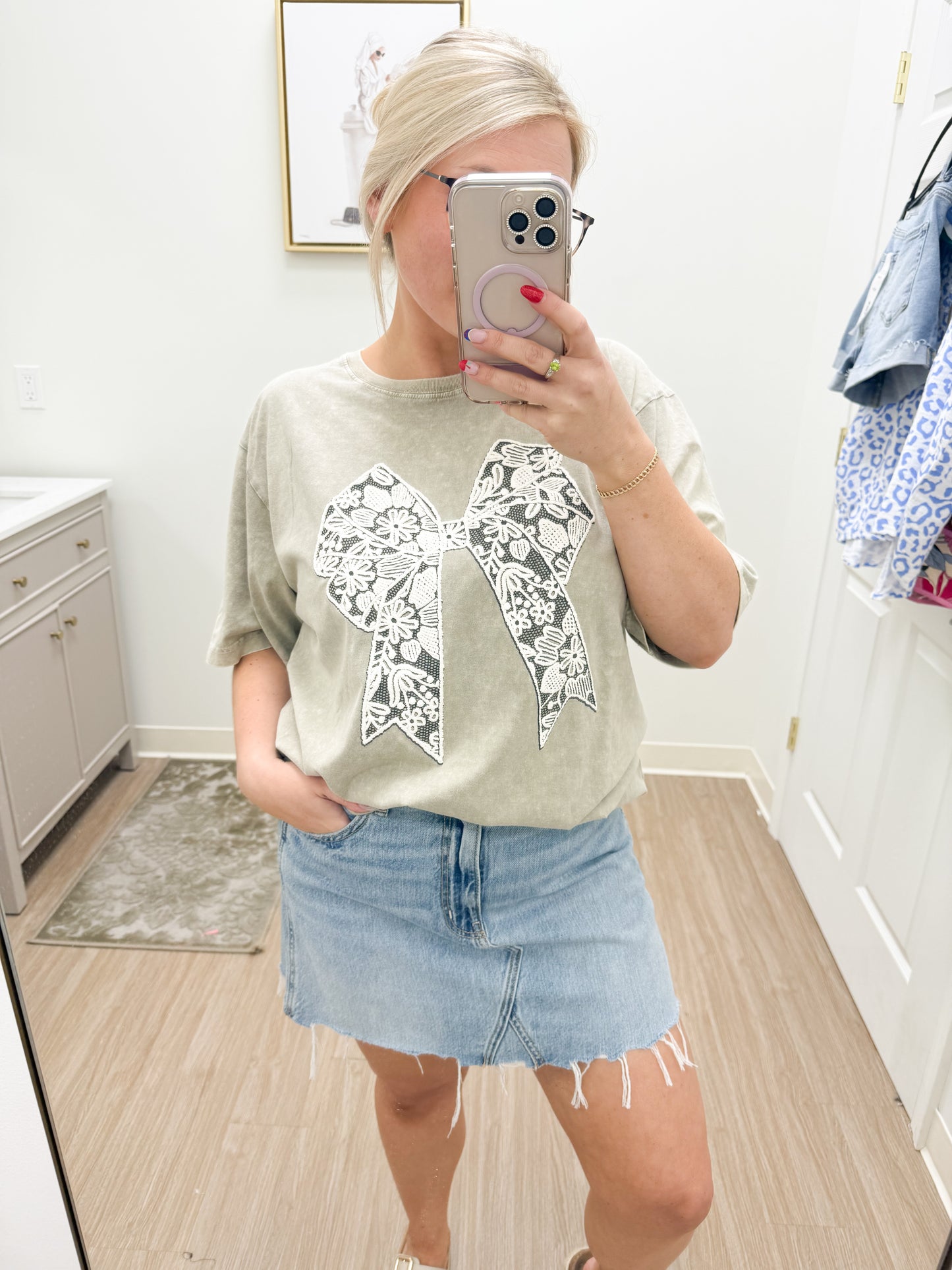 Lace Ribbon Graphic S/S Washed Boyfriend Fit Tee