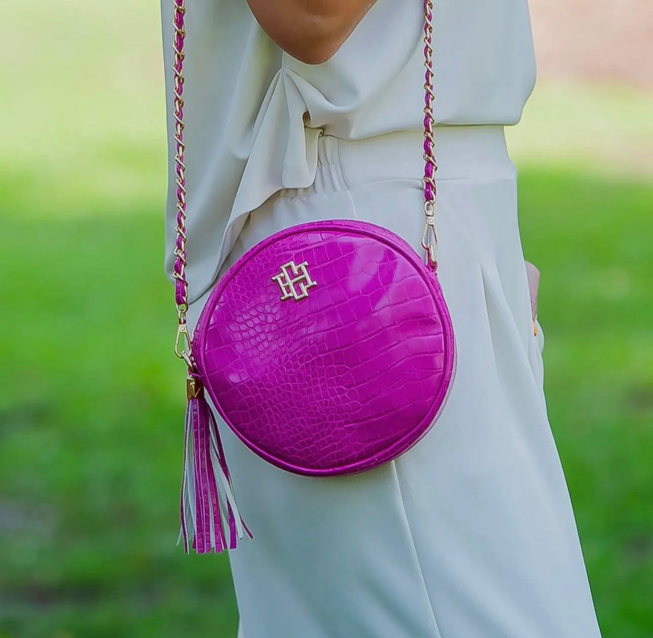 Cece Circular Crossbody Hot Pink