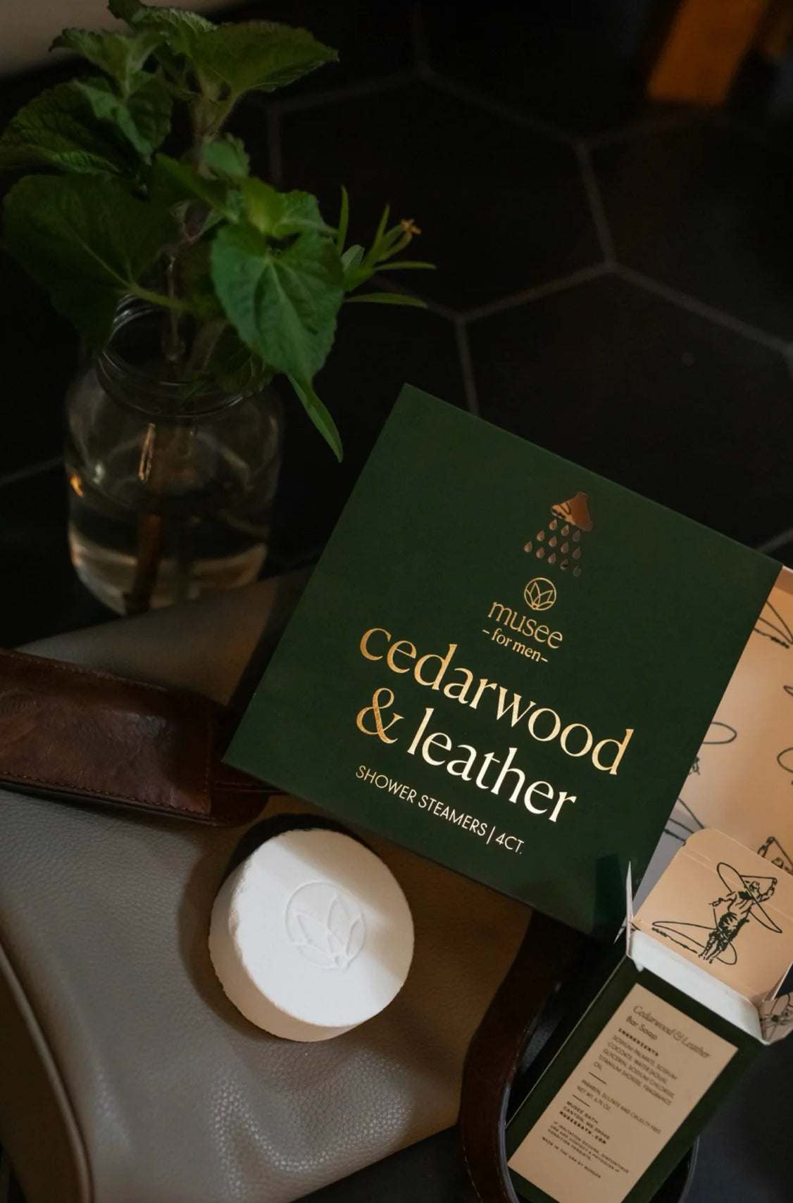 Cedarwood and Leather Shower Steamers Musee