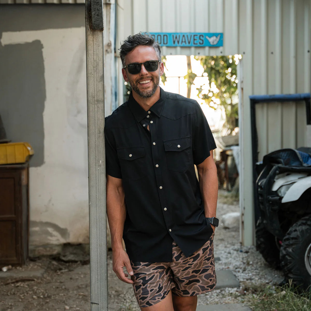 Western pearl snap performance button up