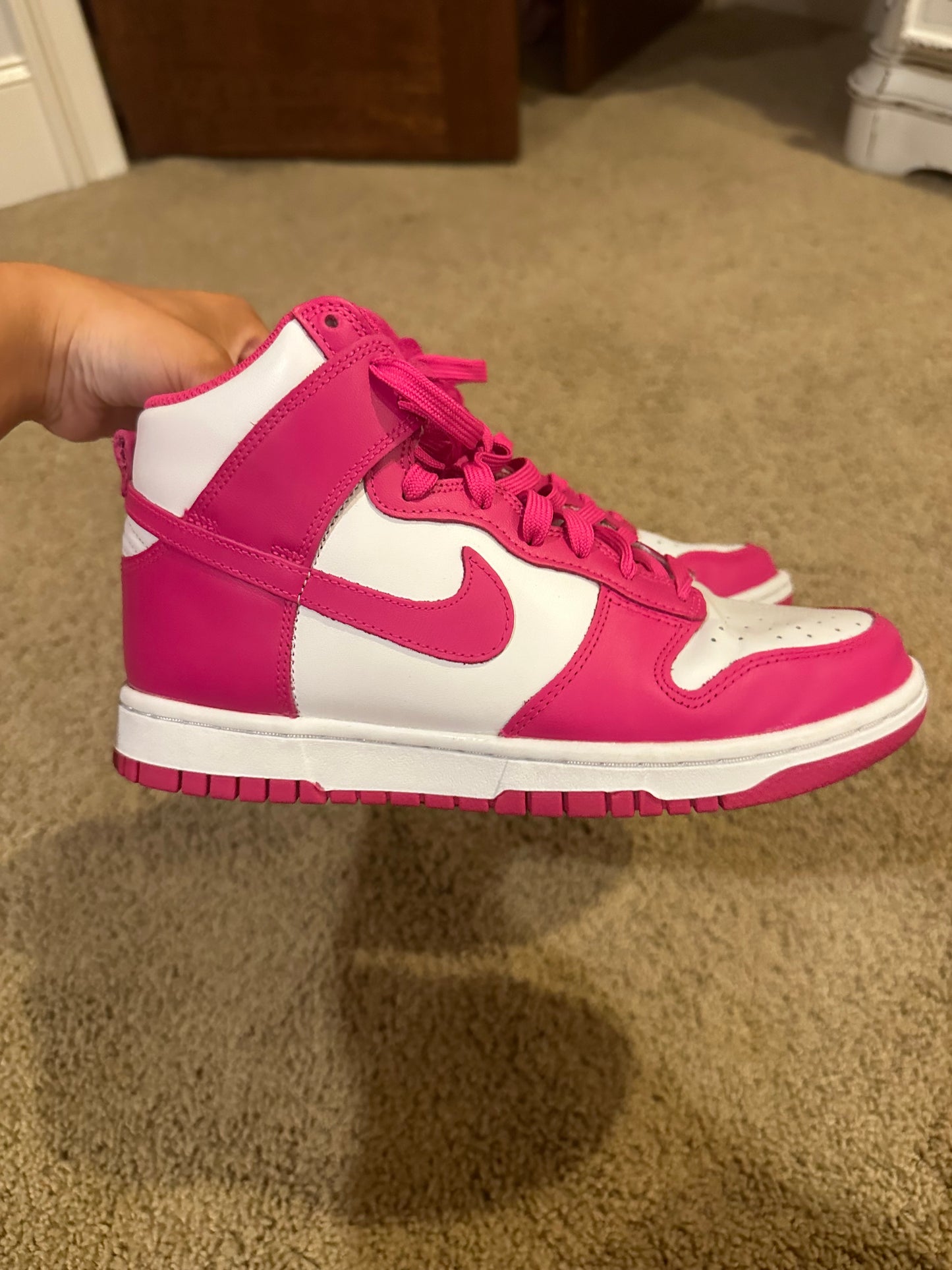 Nike dunks size 8