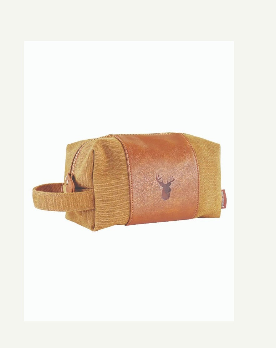 Dopp kit with deer