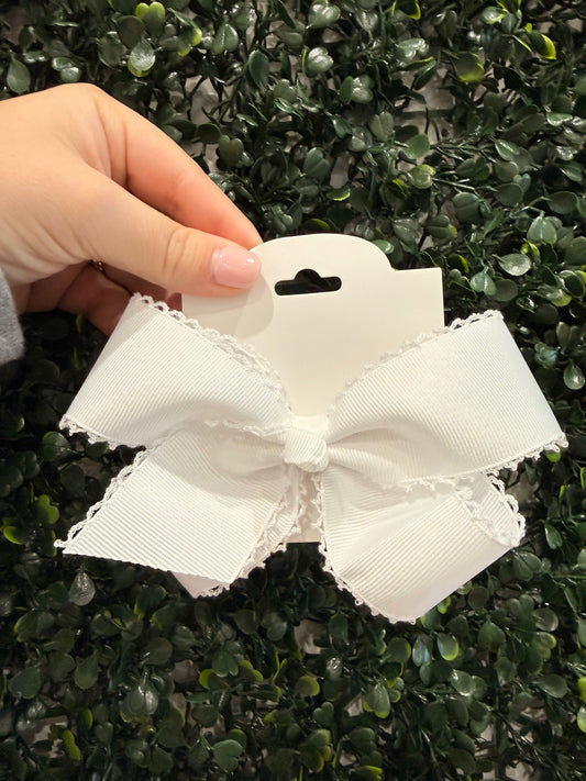 White w White Scalloped Trim