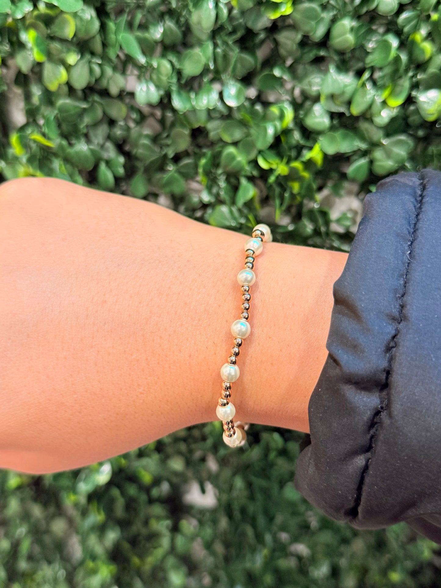 Pearl/ Gold Beaded Bracelet