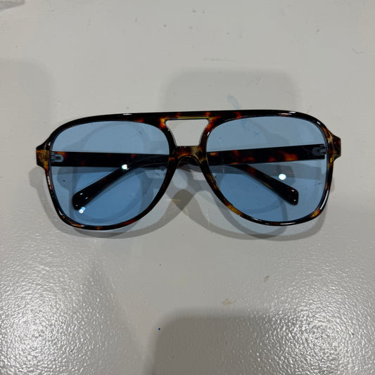 Tortoise w/ Blue Tint Sunglasses